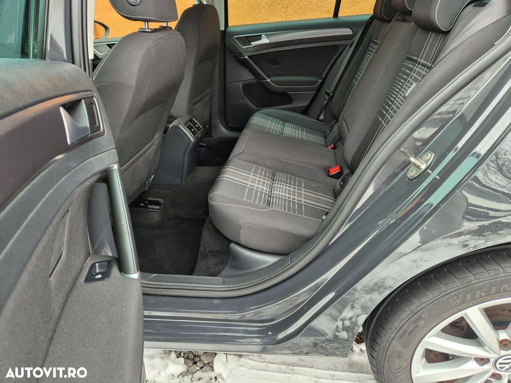 Volkswagen Golf 1.6 TDI 4Motion BlueMotion Technology Lounge - 32