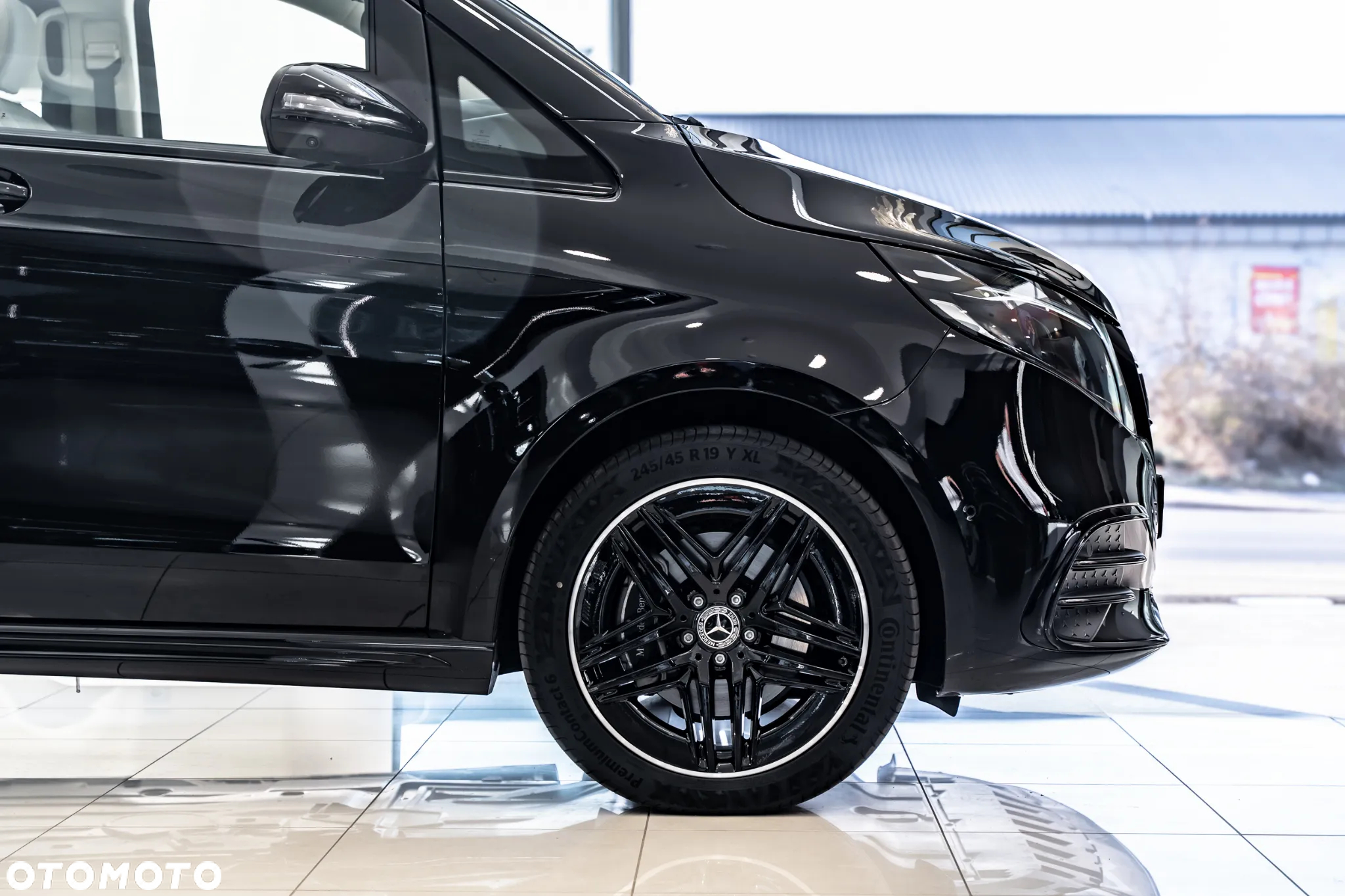 Mercedes-Benz Klasa V 300 d lang 4Matic 9G-TRONIC Exclusive Edition - 14