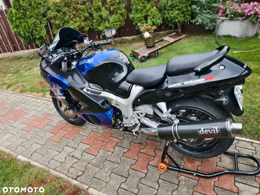 Suzuki GSX - 23