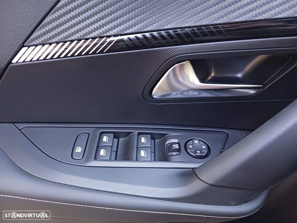 Peugeot 2008 1.2 Hybrid Allure e-DCS6 - 21