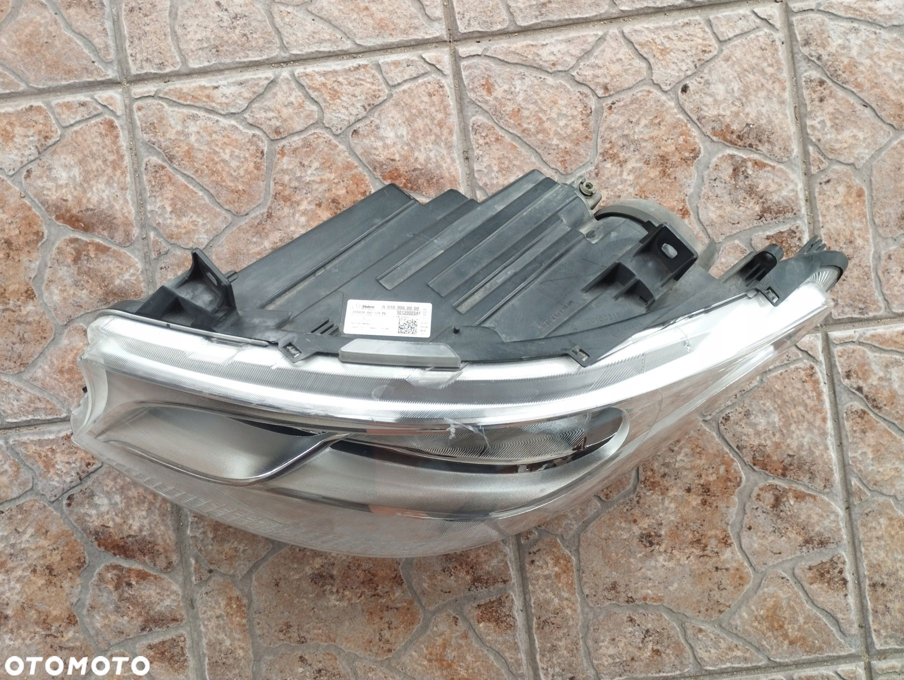 Lampa lewa Mercedes Sprinter 907 910 2018-^ - 9