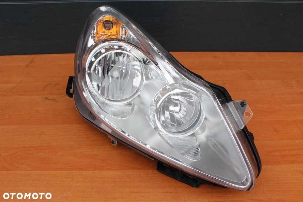LAMPA PRAWY PRZÓD PRAWA PRZEDNIA OPEL CORSA D PRZED LIFT EUROPA - 1