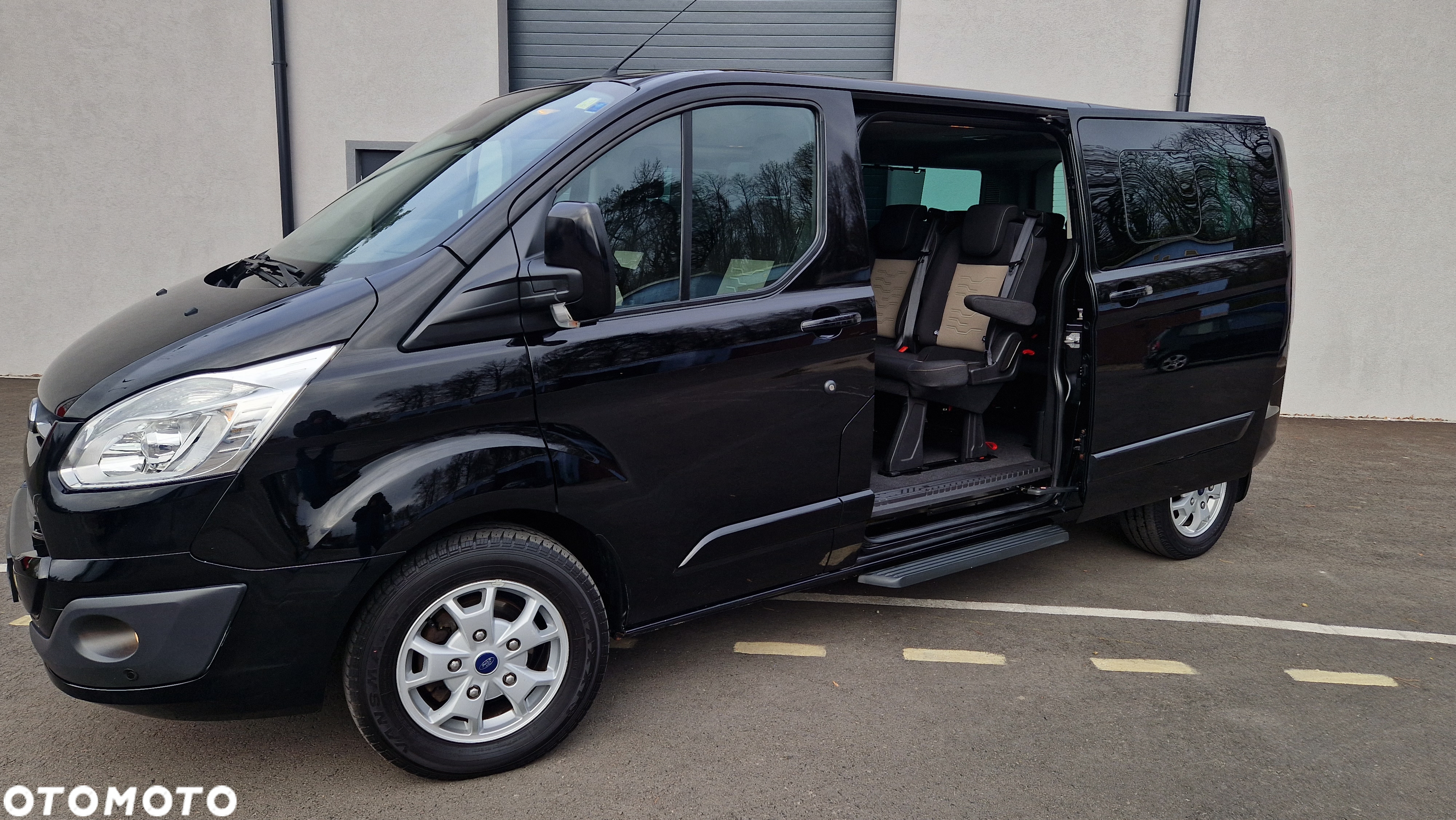 Ford Tourneo Custom 2.0 EcoBlue L2 Shuttle Bus Titanium - 5