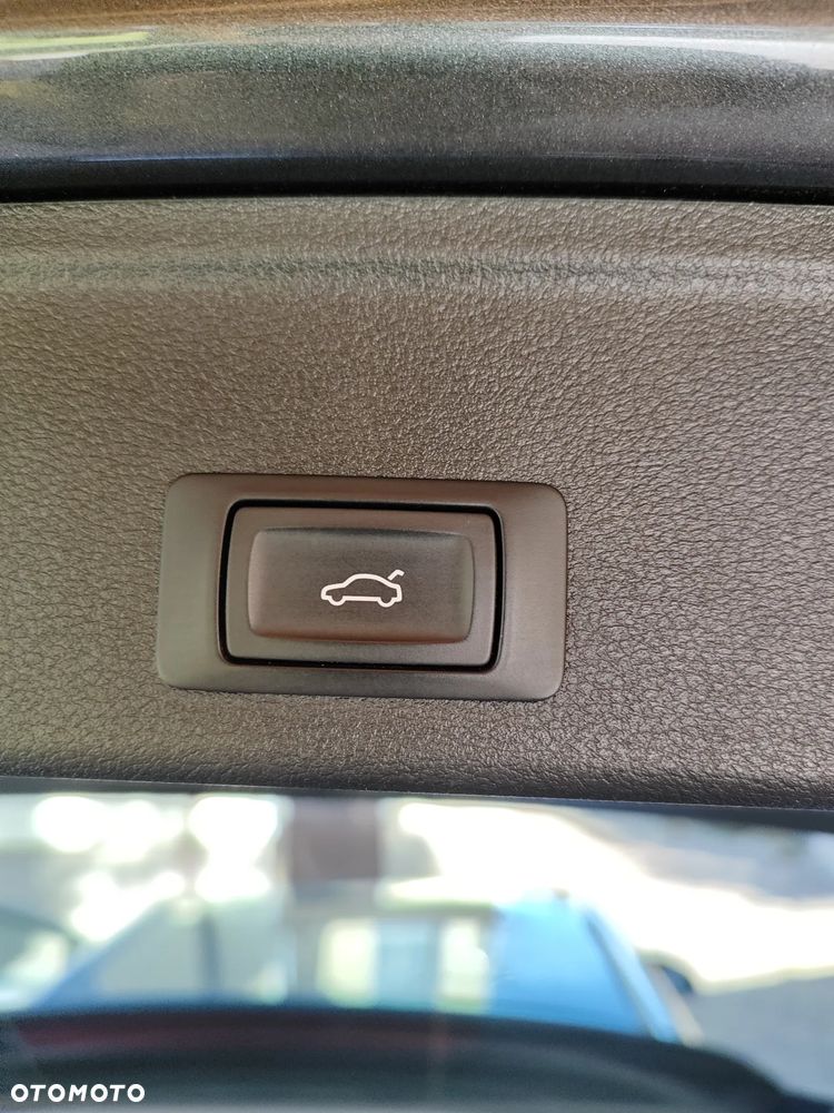 Audi A4 Avant 2.0 TDI ultra S tronic design - 28