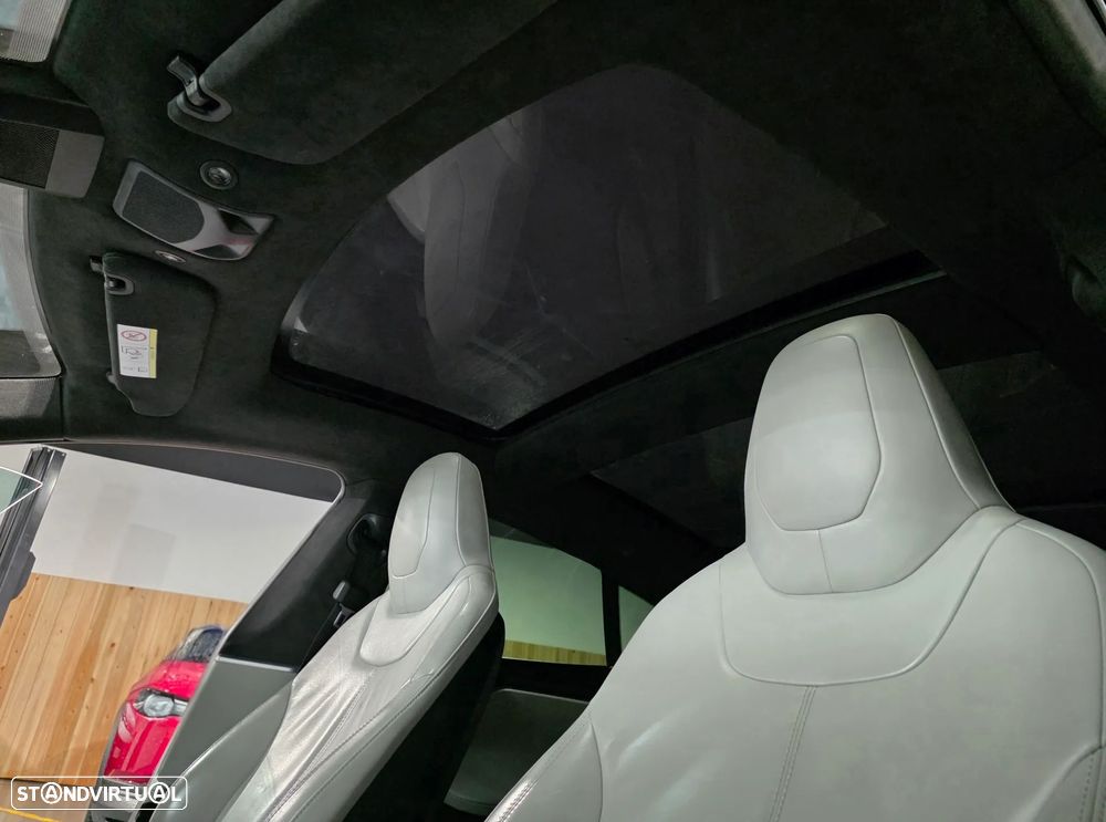 Tesla Model S 85 - 26