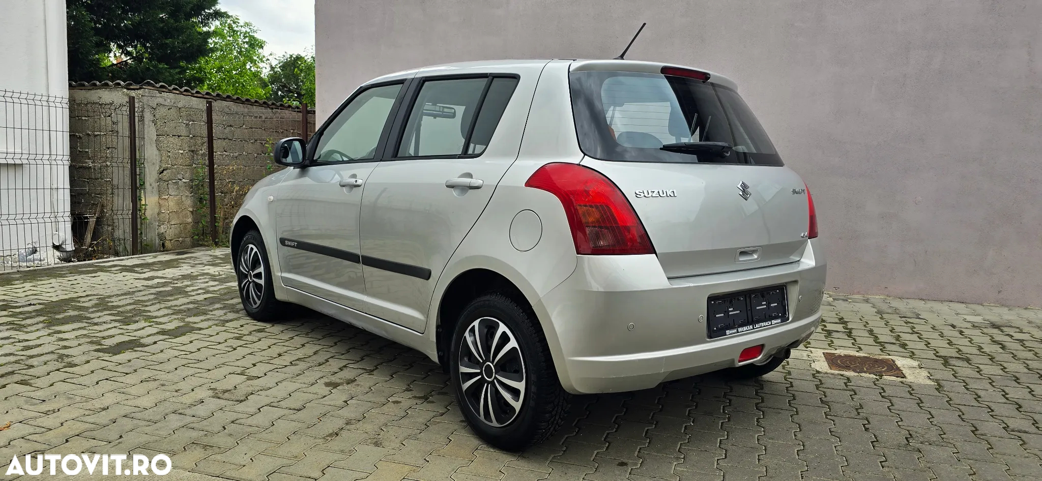 Suzuki Swift - 3