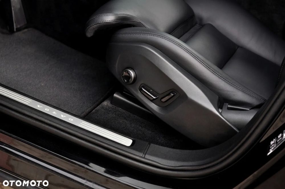 Volvo XC 60 D4 AWD Inscription - 25