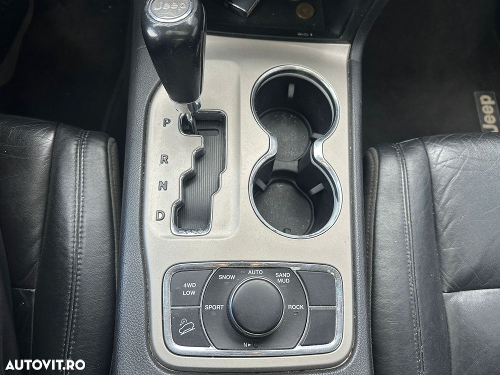 Jeep Grand Cherokee - 14