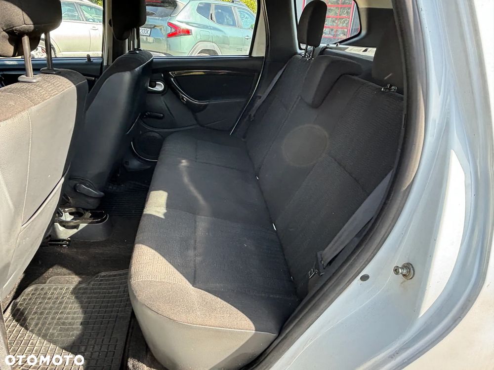Dacia Duster 1.6 16V 4x4 - 19