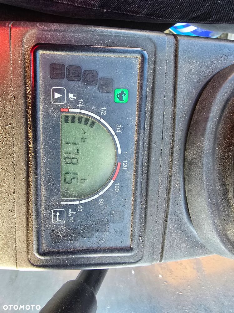 Caterpillar CAT302.4 - 8