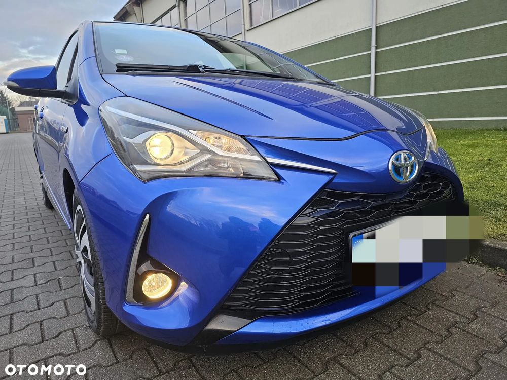 Toyota Yaris Hybrid 100 Premium EU6 - 2