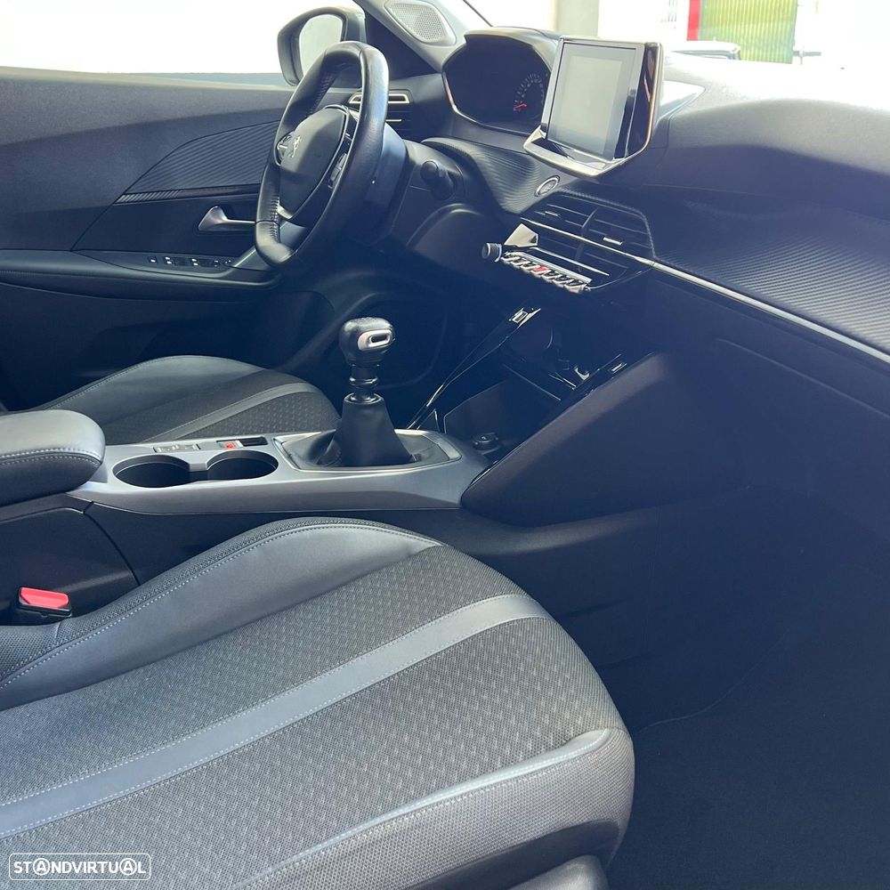 Peugeot 2008 1.2 PureTech Allure - 8