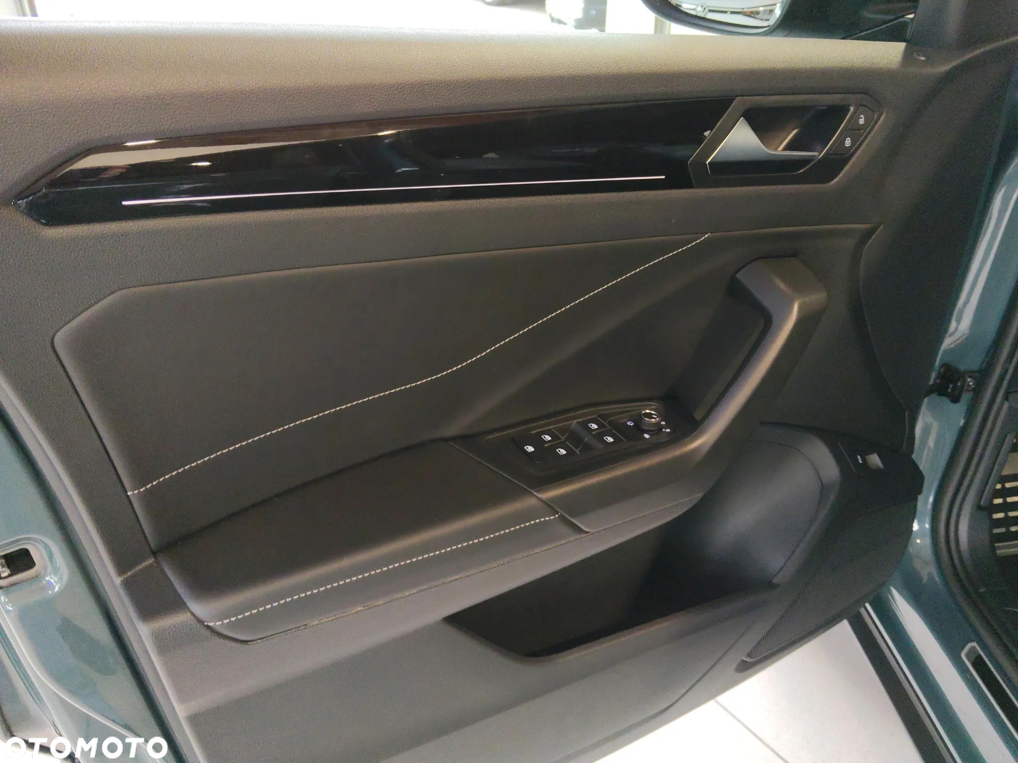 Volkswagen T-Roc 1.5 TSI R-Line DSG - 10