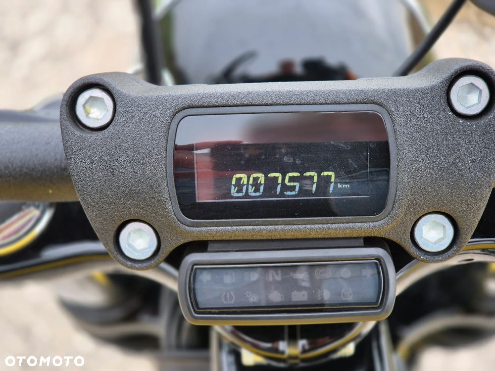 Harley-Davidson Softail Street Bob - 17