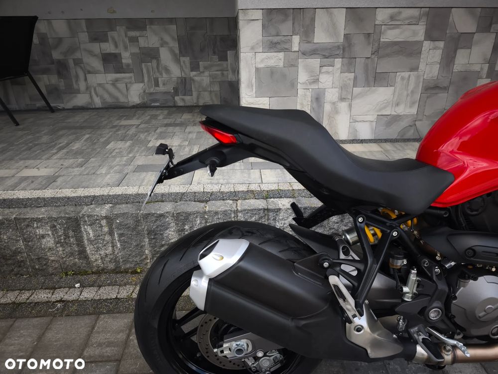 Ducati Monster - 10