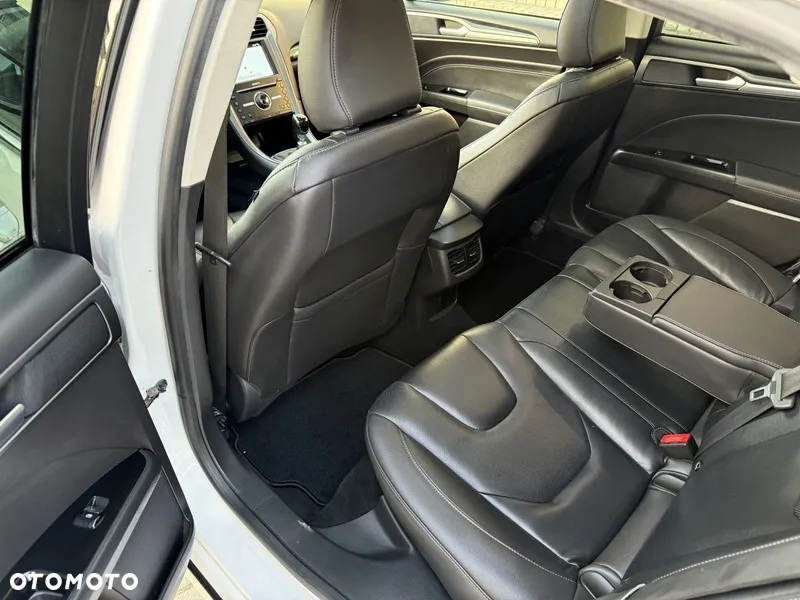 Ford Mondeo 2.0 EcoBlue Titanium - 13