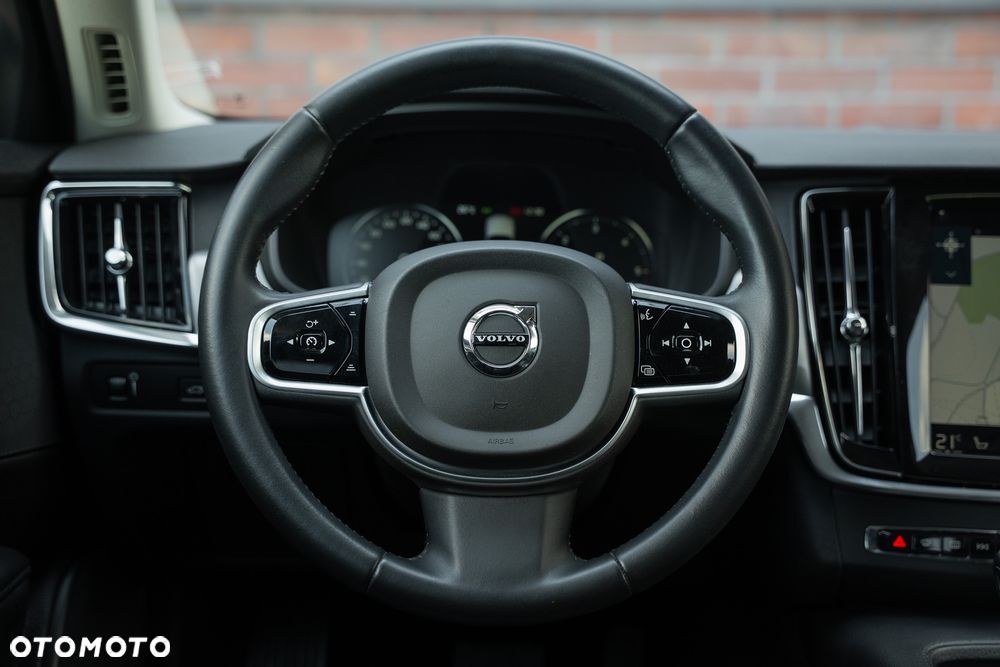 Volvo V90 D3 Geartronic Momentum Pro - 30