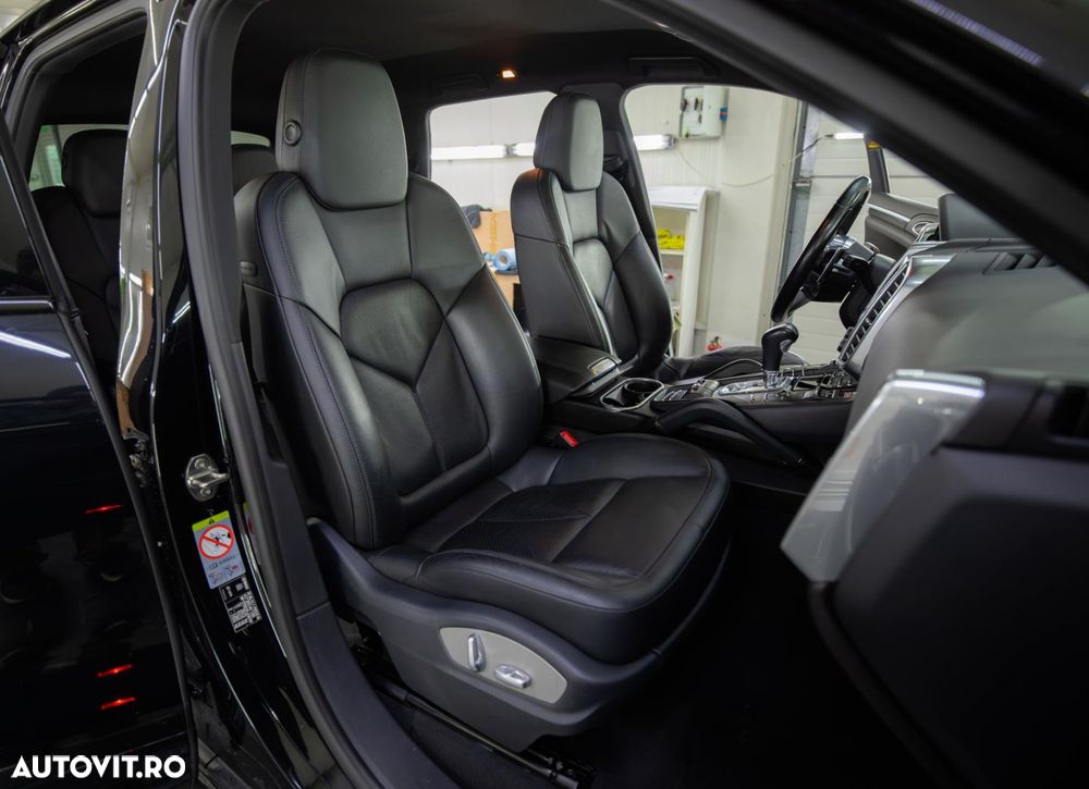 Porsche Cayenne - 13