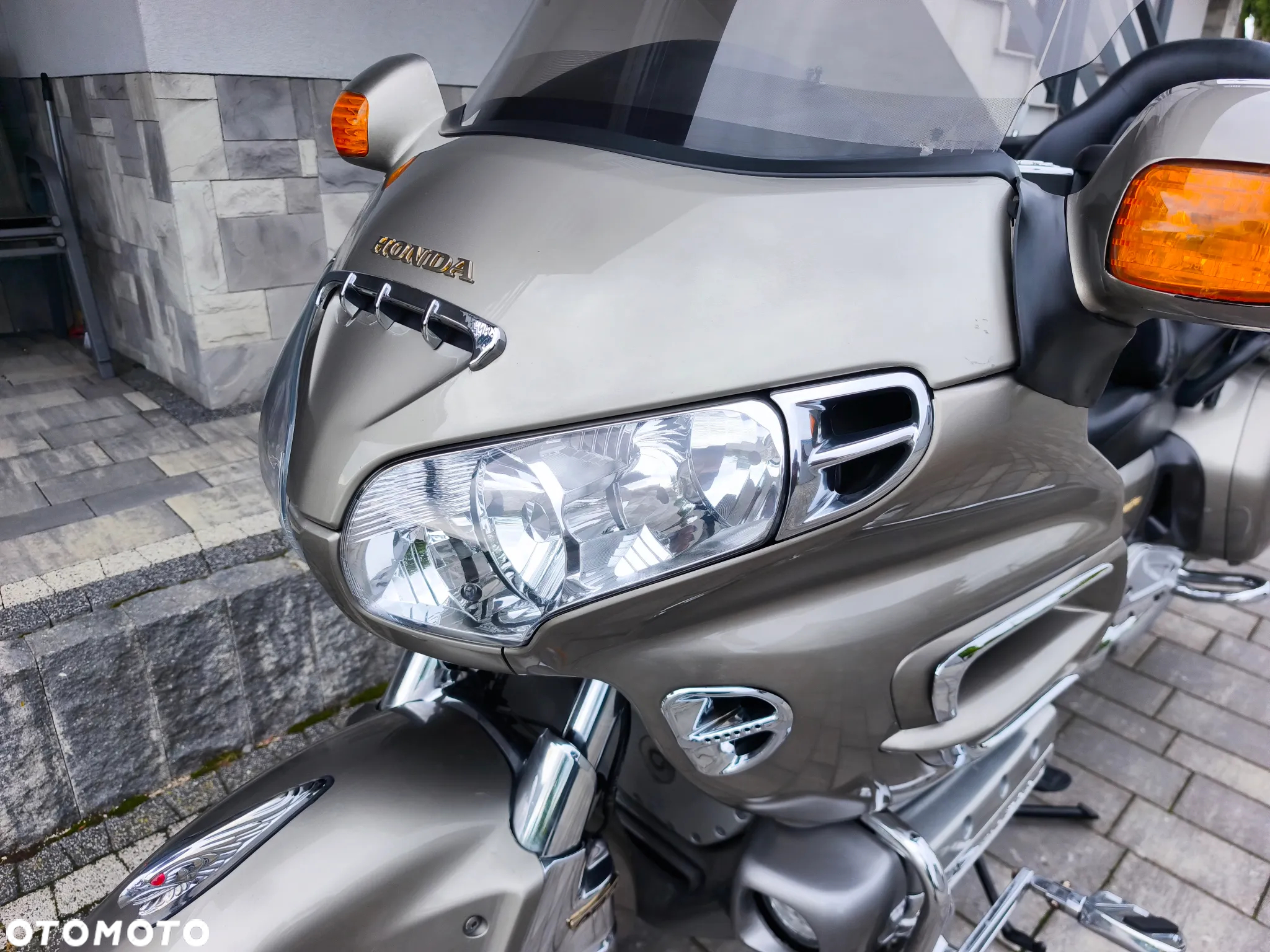 Honda GL - 27
