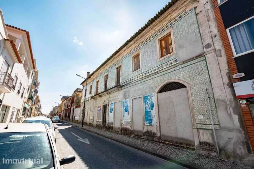 Edifício para recuperar no centro da Vila de Vieira de Leiria para pré - Grande imagem: 5/16