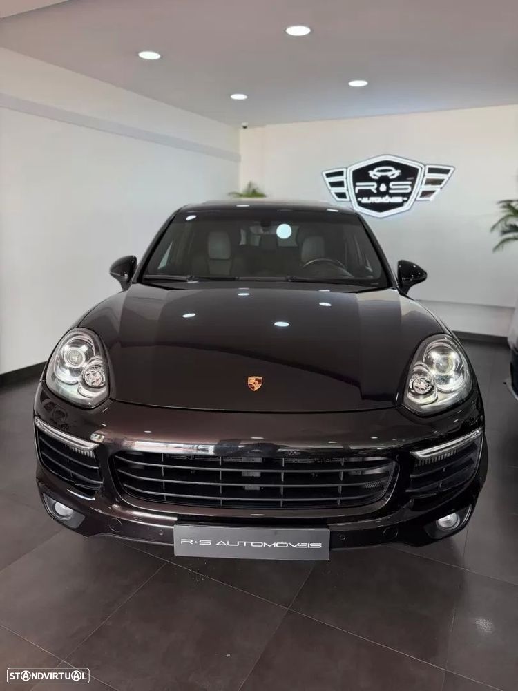 Porsche Cayenne Platinum Edition - 2