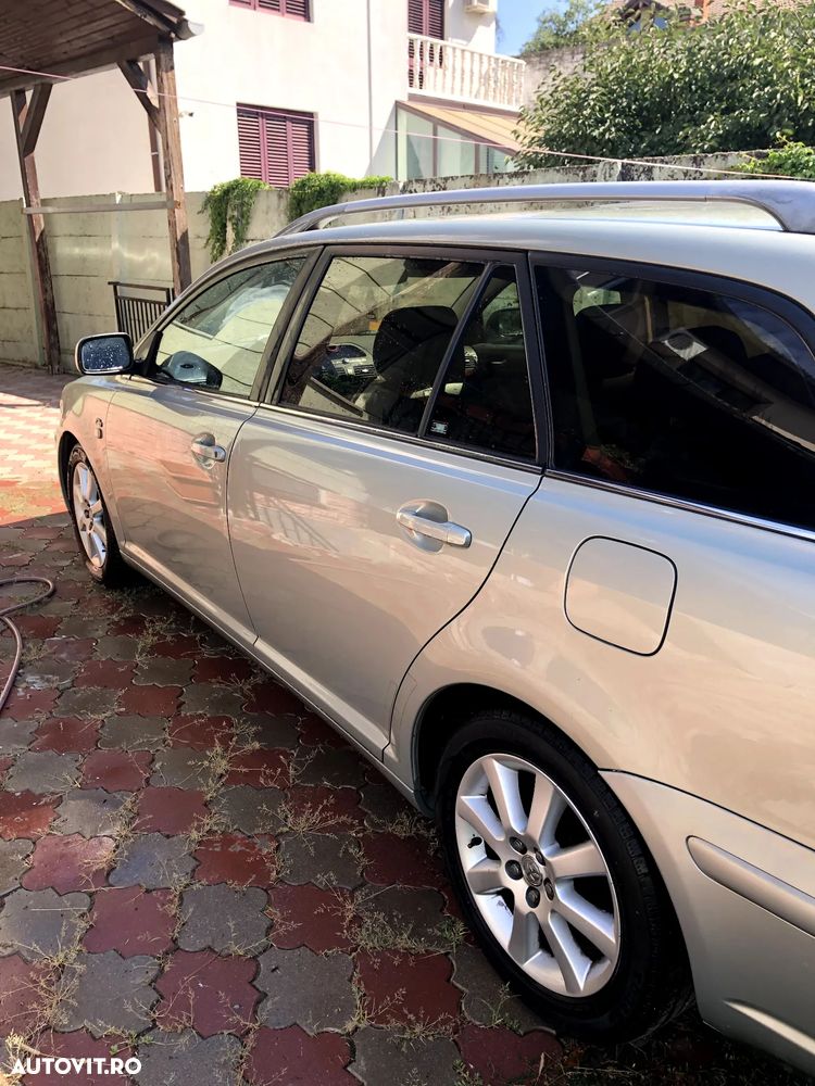 Toyota Avensis 2.0 D4D S/W Sol - 4
