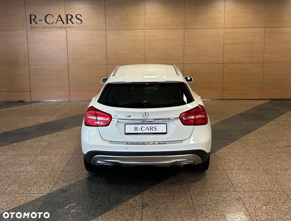 Mercedes-Benz GLA - 6