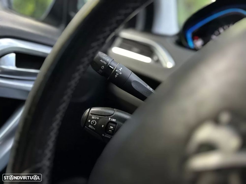 Peugeot 208 PureTech 110 Stop & Start EAT6 Allure - 31