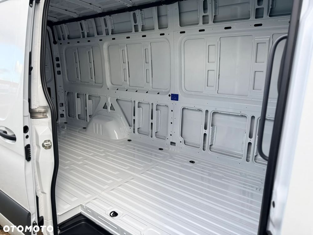 Mercedes-Benz Sprinter - 8