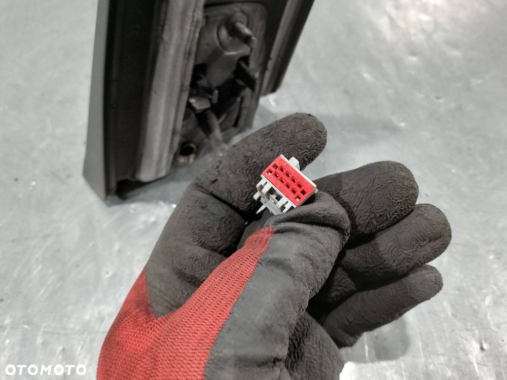 LUSTERKO PRAWE FORD FOCUS II FL - 5