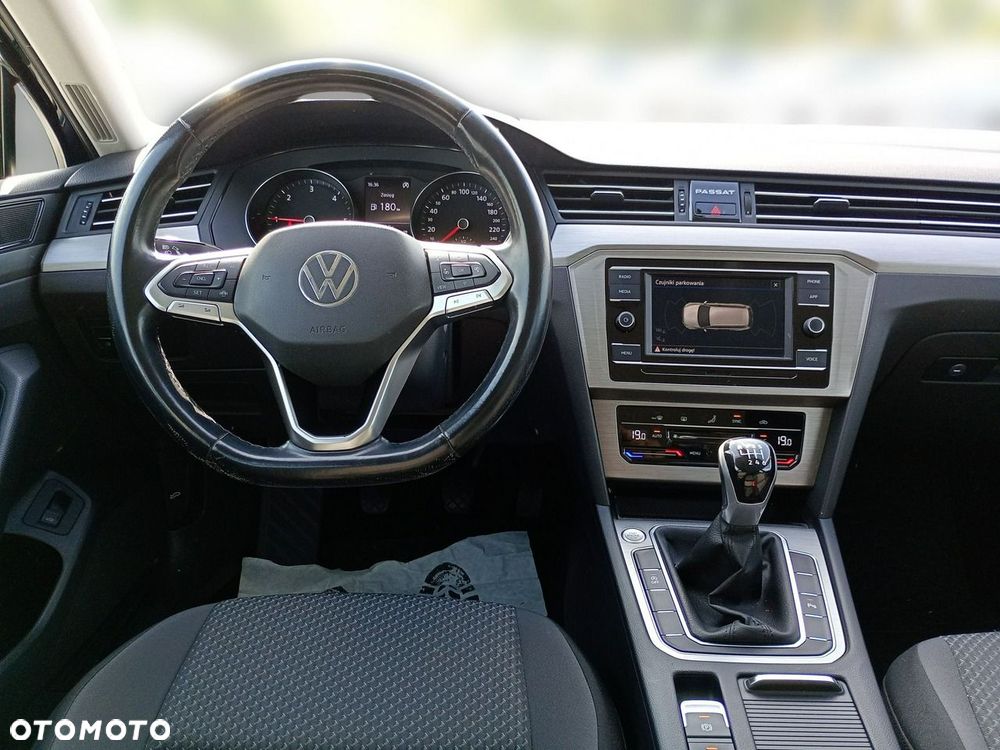 Volkswagen Passat Variant 2.0 TDI EVO Essence - 11