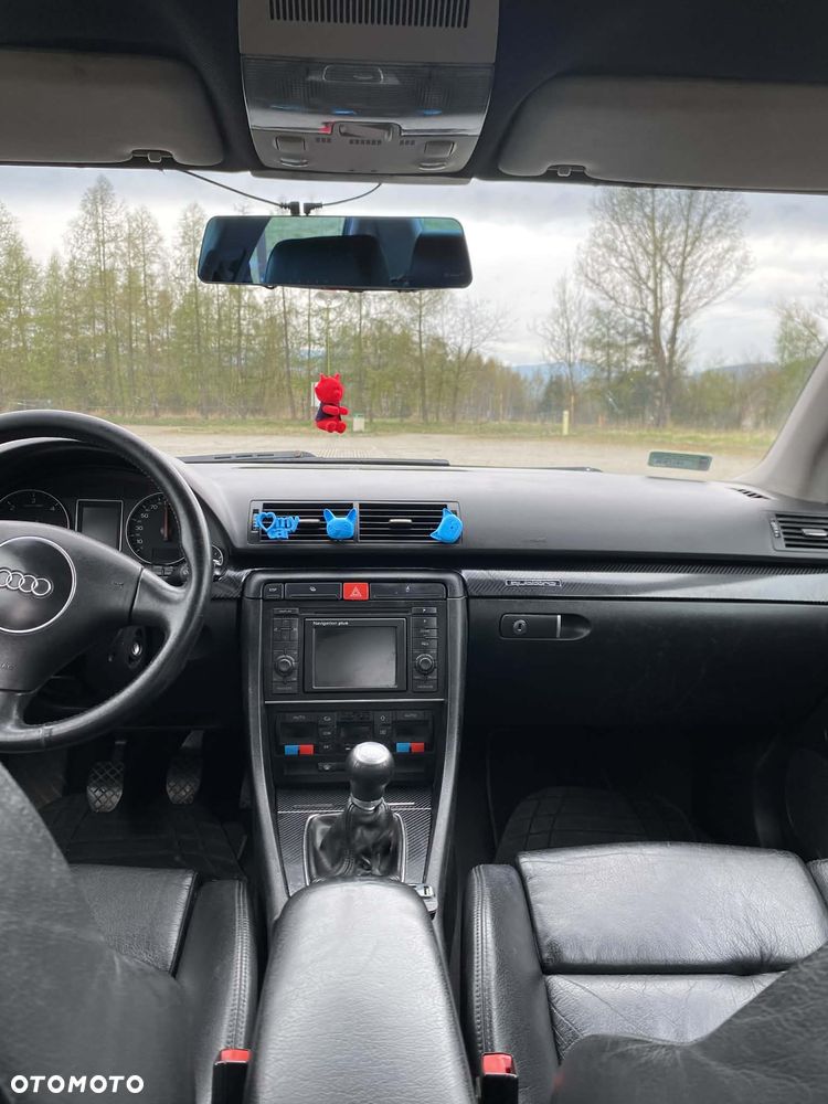 Audi A4 Limousine - 16