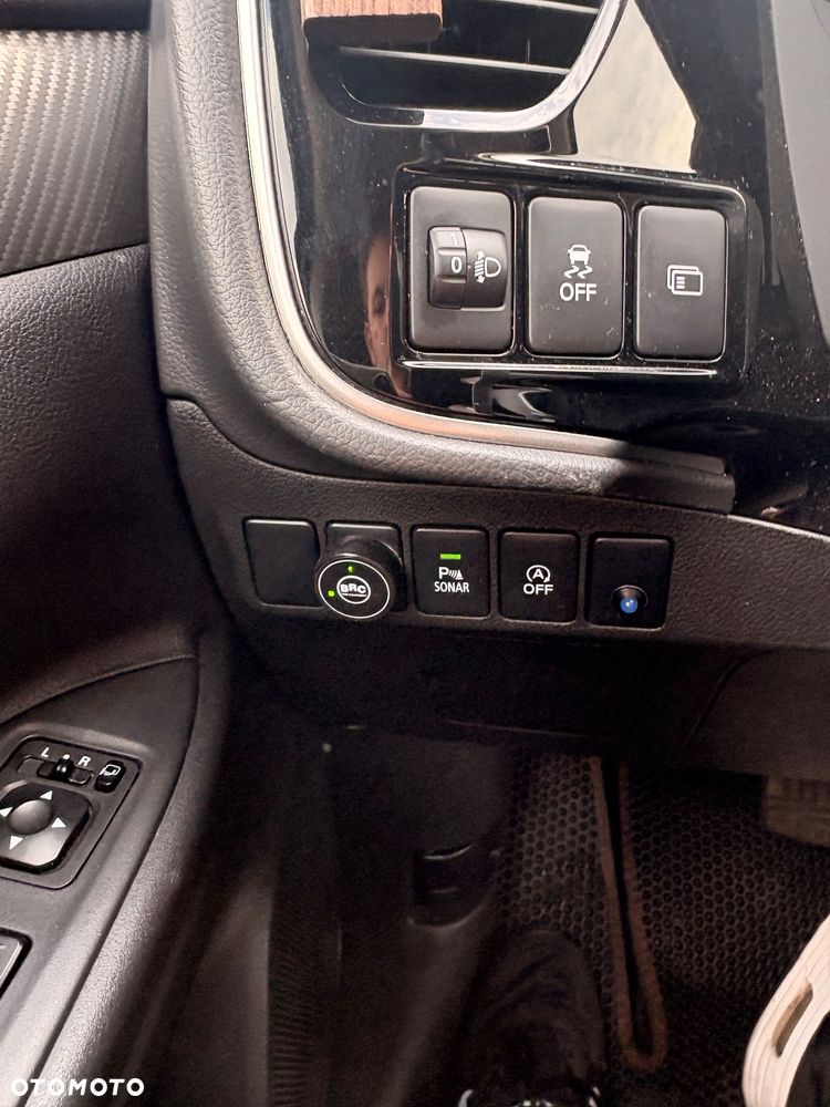 Mitsubishi Outlander 2.0 Intense + 4WD CVT - 18