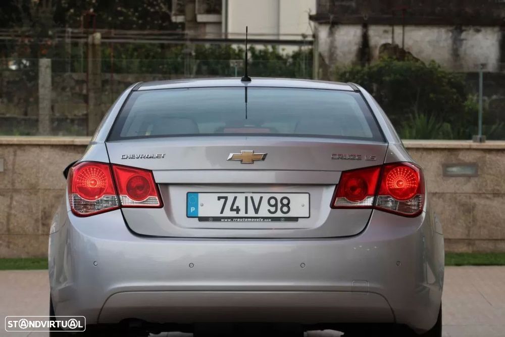 Chevrolet Cruze 1.6 LT - 21