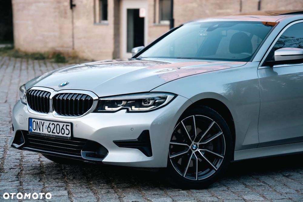 BMW Seria 3 330i Sport Line sport - 2