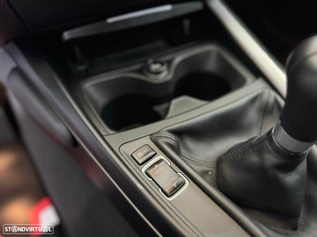 BMW 116 d Pack M - 27