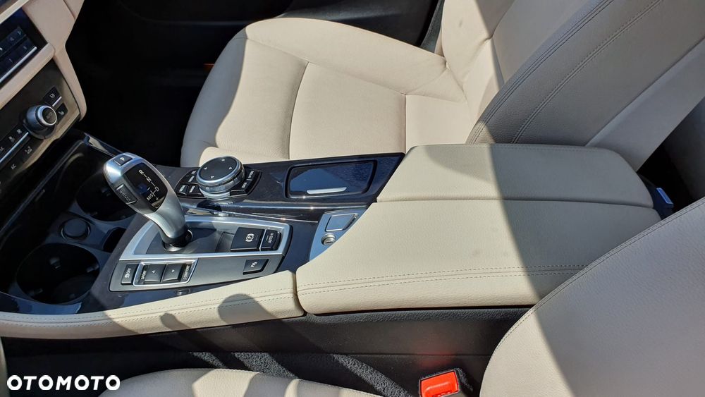 BMW Seria 5 520d - 27
