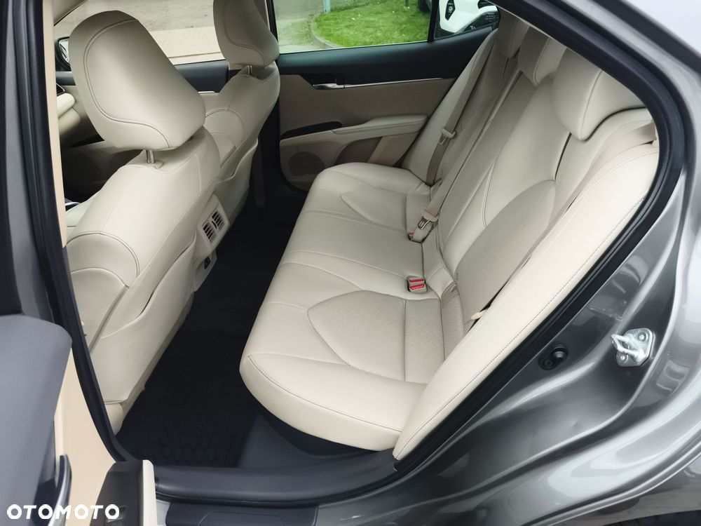 Toyota Camry 2.5 Hybrid Executive CVT - 15