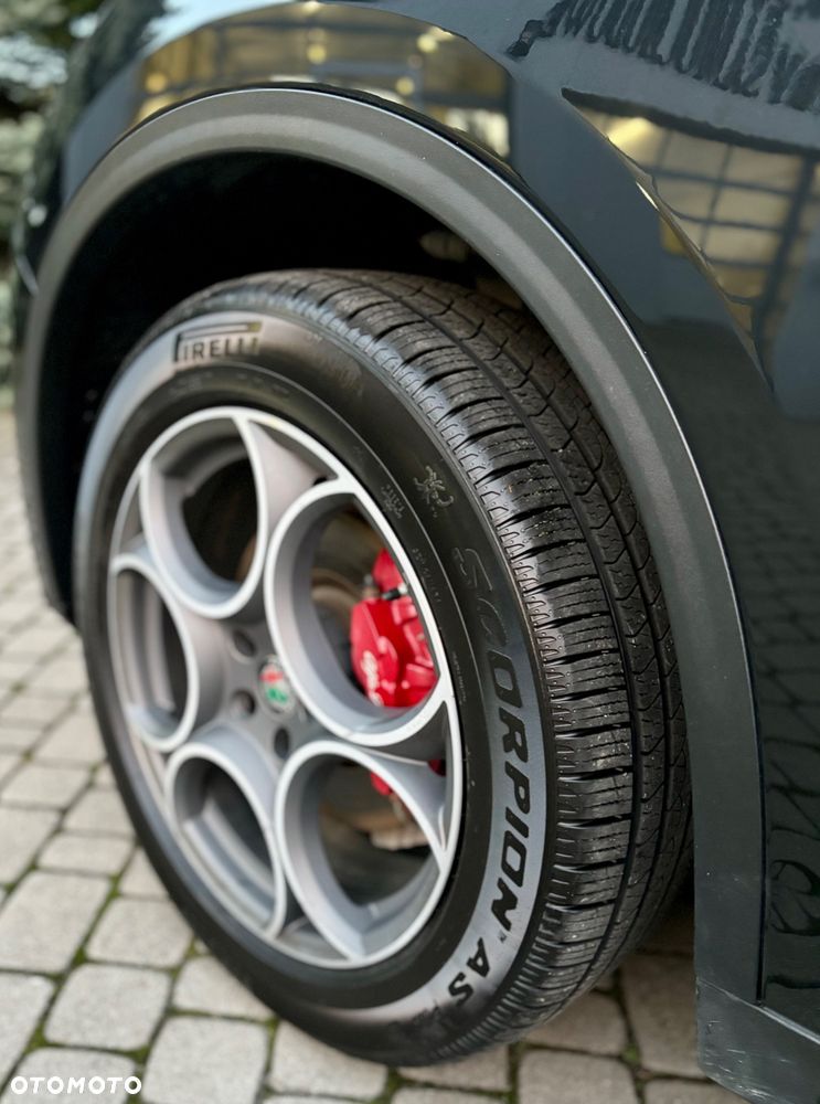 Alfa Romeo Stelvio - 32