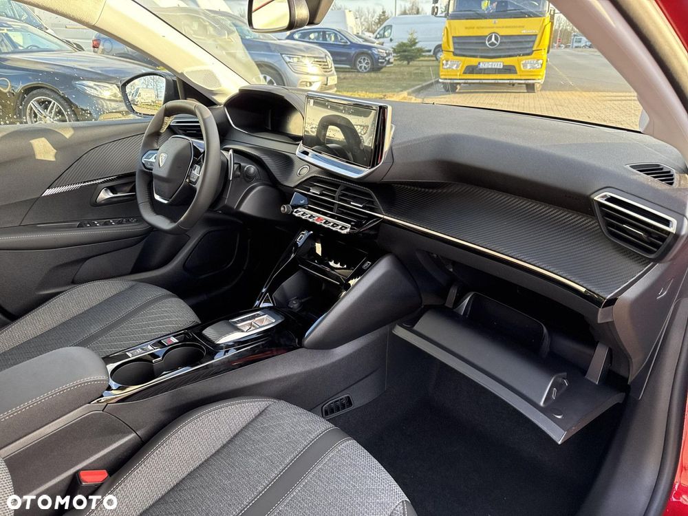 Peugeot 208 - 22