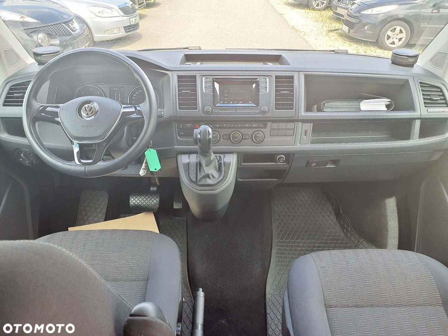 Volkswagen Caravelle 2.0 TDI L2 Comfortline 4Motion DSG - 6