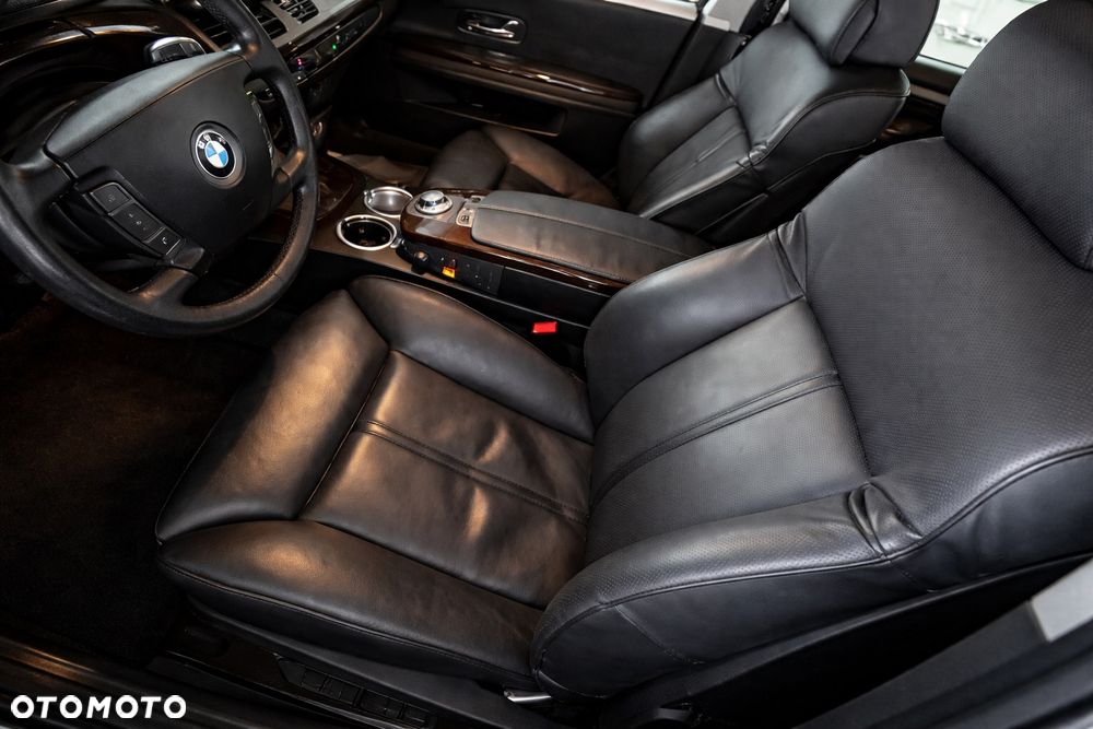 BMW Seria 7 745Li - 8