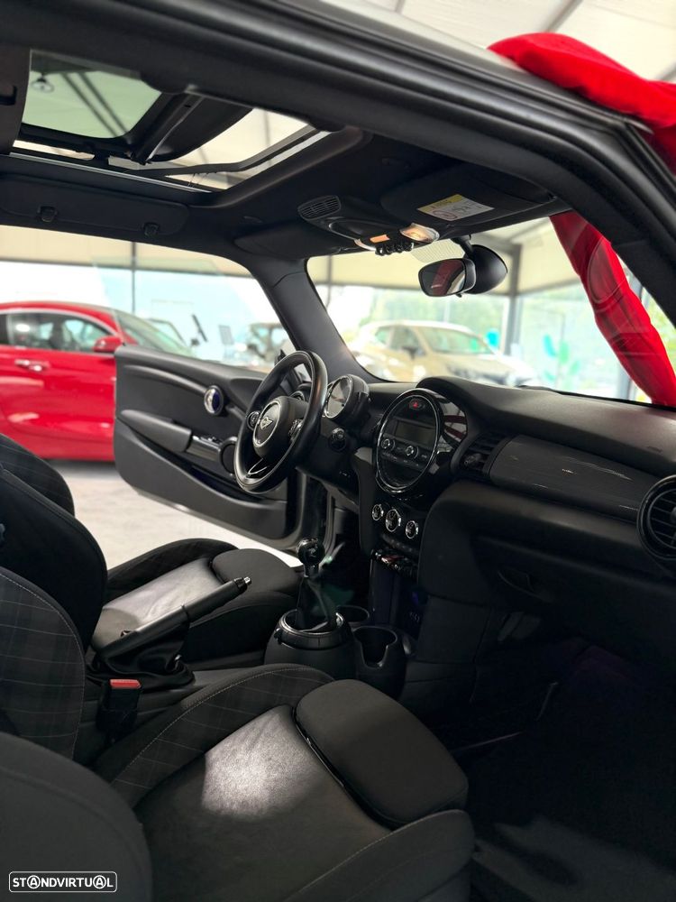 MINI 3 Portas Cooper D - 22