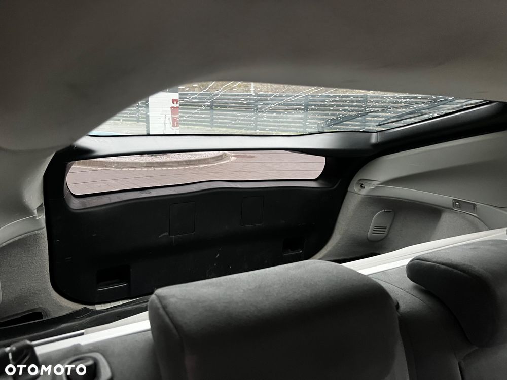 Toyota Prius (Hybrid) Comfort - 22