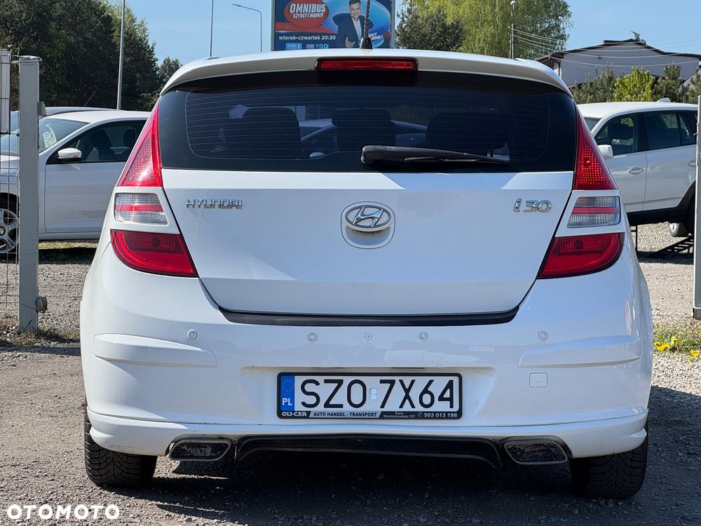 Hyundai i30 1.6 Classic + - 9