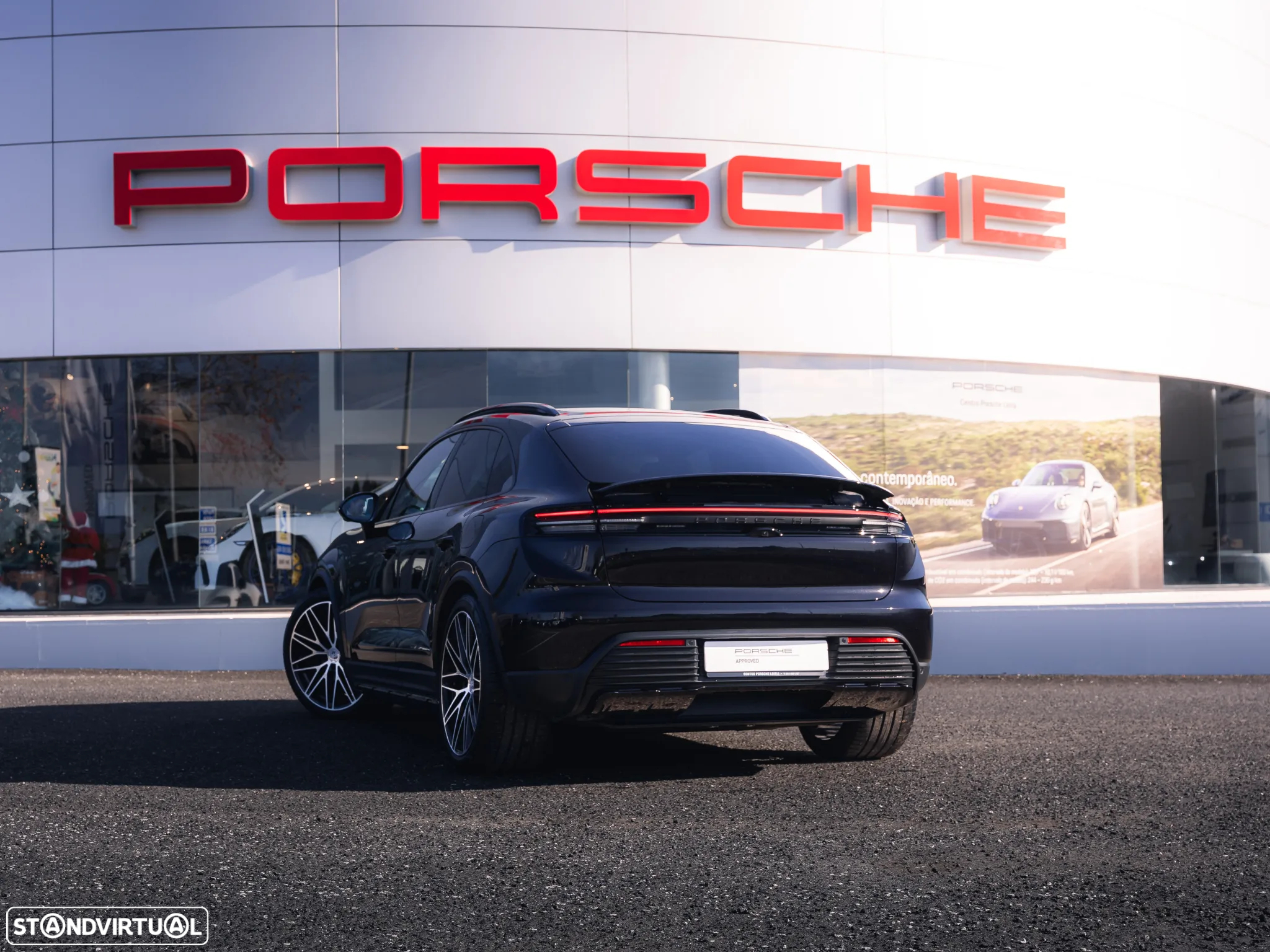 Porsche Macan Electric 4 - 5
