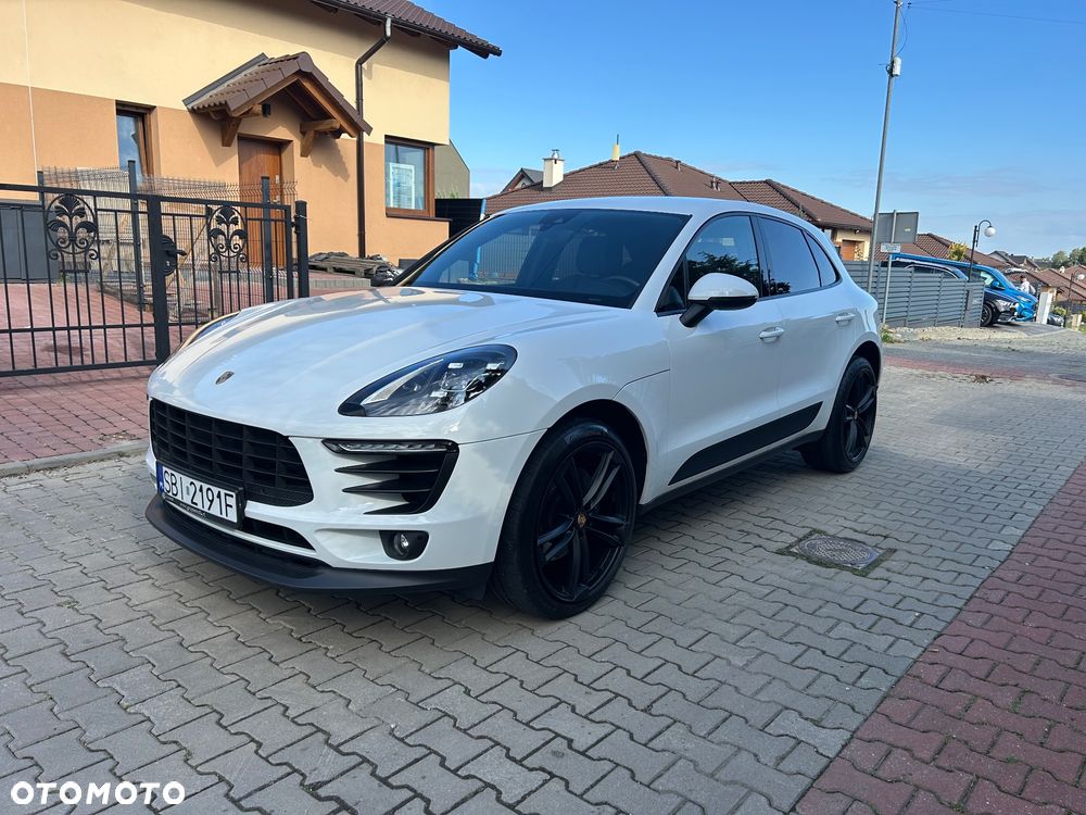 Porsche Macan - 1
