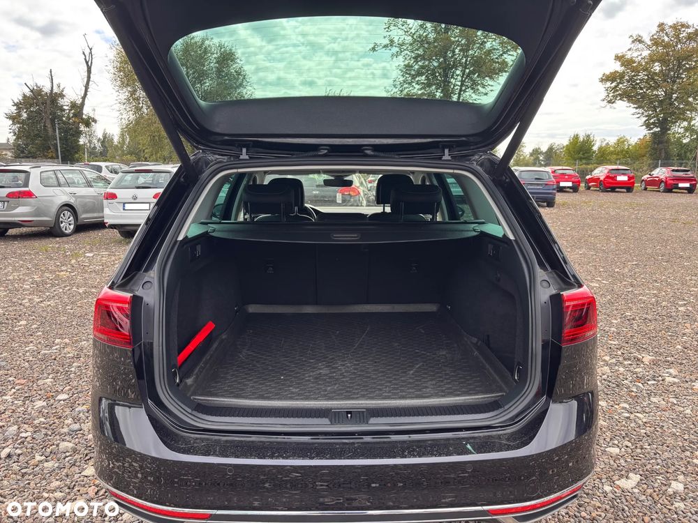 Volkswagen Passat 2.0 TSI Elegance DSG - 26