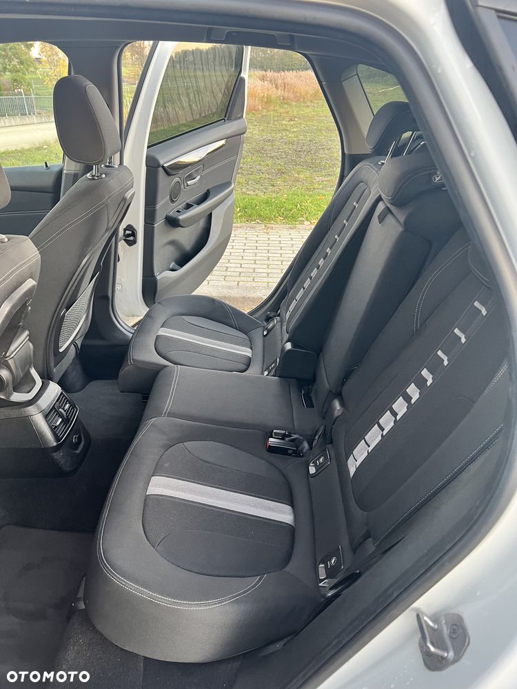BMW Seria 2 220i Advantage - 27