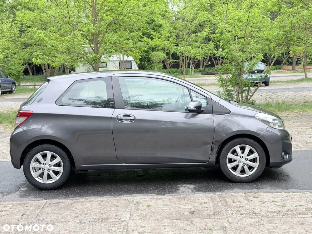 Toyota Yaris 1.33 Premium - 6